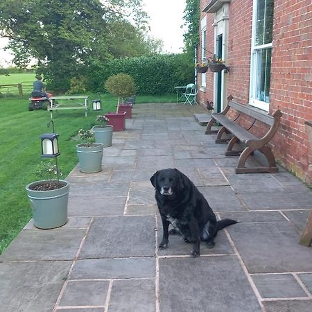 Broome Park Farm B&B Cleobury Mortimer Exterior photo